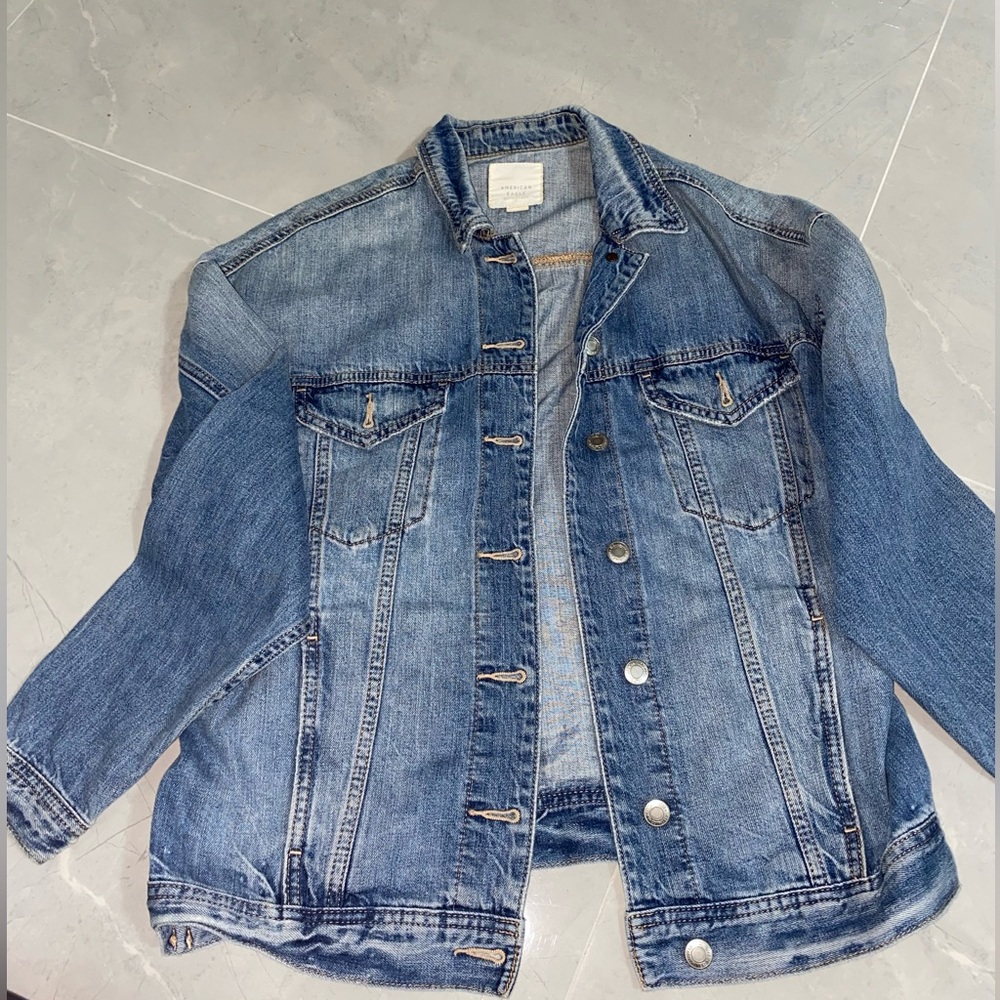 American Eagles Denim Jacket (women xs)
